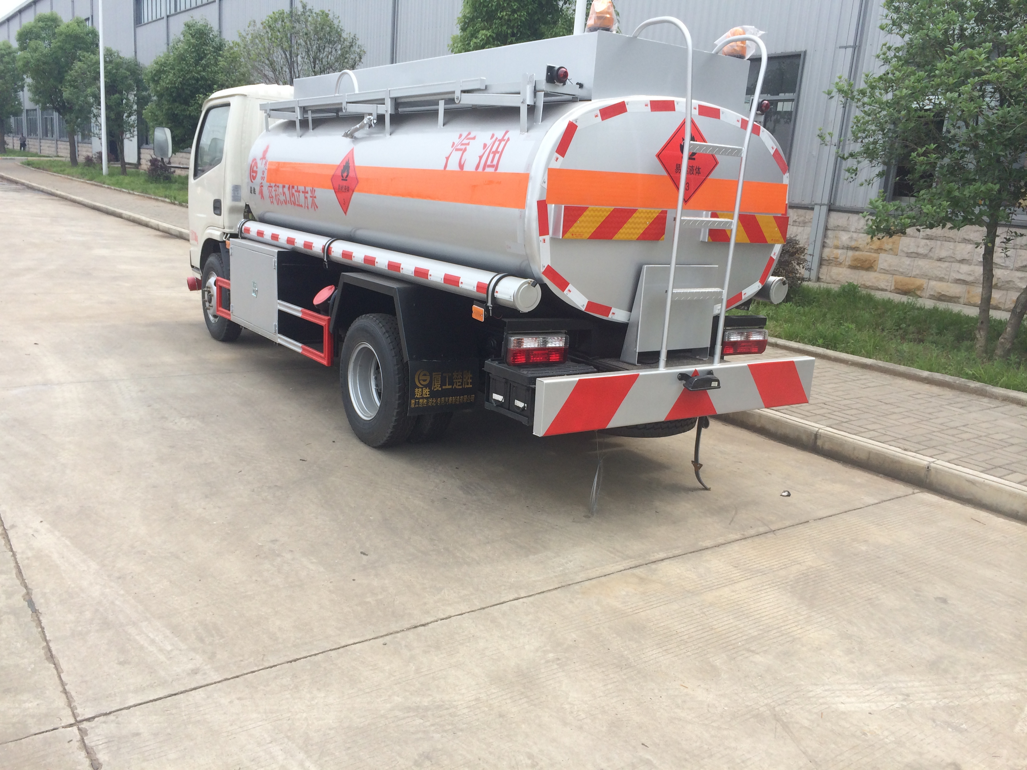 热卖5吨油罐车白菜价大甩 价格超低，性价比超高